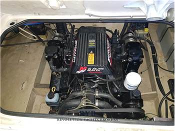 Regal Marine COMMODORE 242