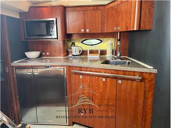 Monterey Boats 415 SY Sport Yacht