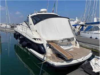 Monterey Boats 415 SY Sport Yacht