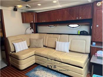 Monterey Boats 415 SY Sport Yacht