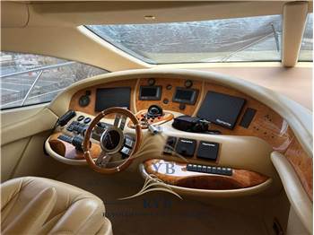 Azimut 68E