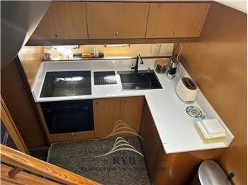 Ferretti Yachts ALTURA 690