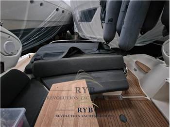 Cranchi Endurance 33