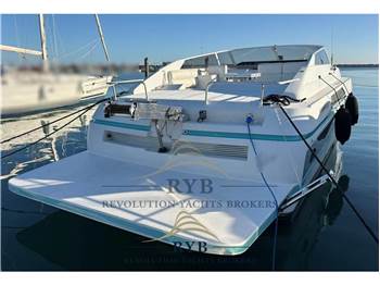 Pershing 40