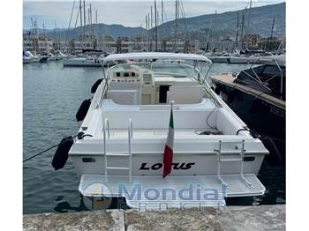 Magnum Marine 40