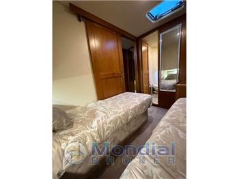 Riviera 43 Flybridge Convertible