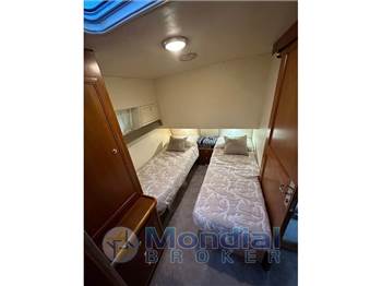 Riviera 43 Flybridge Convertible