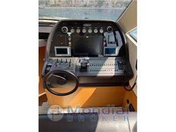 Pershing Pershing 64'