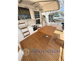 Riviera 43 FLYBRIDGE CONVERTIBLE