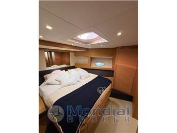 Pershing 64