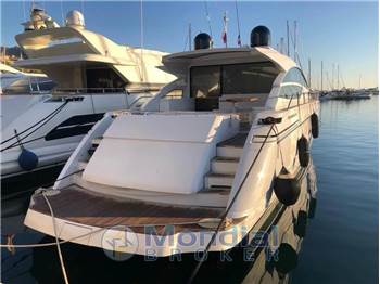 Pershing 64