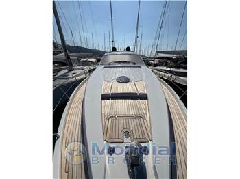 Pershing 64