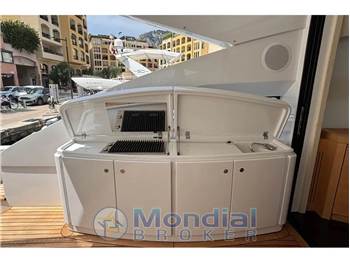 Pershing 64