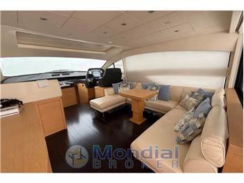 Pershing 64