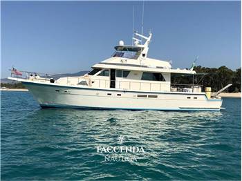 HATTERAS COKPIT 67