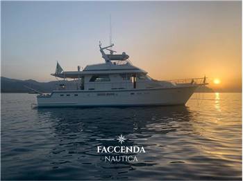 HATTERAS COKPIT 67