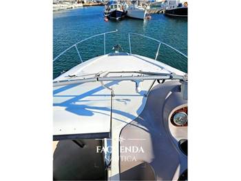 REGAL MARINE 2465 COMMODORE