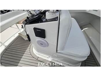 LUHRS 32 fly