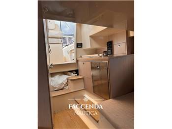 INVICTUS YACHT 280 GT