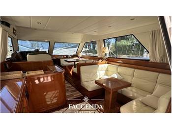 UNIESSE MARINE 48 FLY