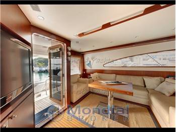 Bertram Yachts 700 Convertibile