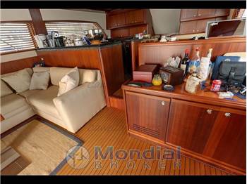 Bertram Yachts 700 Convertibile