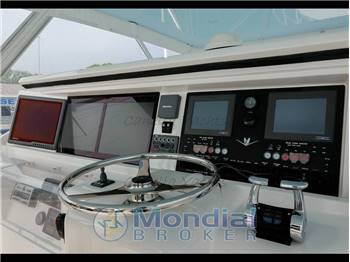 Bertram Yachts 700 Convertibile