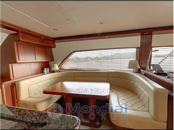 Bertram Yachts 700 Convertibile