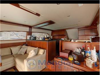 Bertram Yachts 700 Convertibile