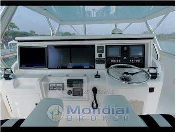 Bertram Yachts 700 Convertibile