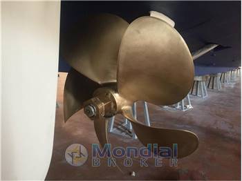 Bertram Yachts 700 Convertibile