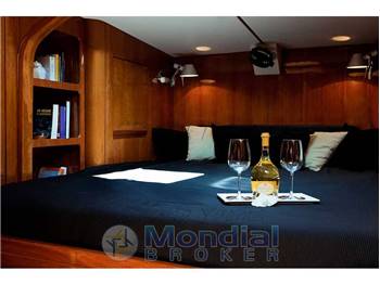 Privilege 585 Catamaran