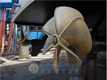 Overmarine Mangusta 72