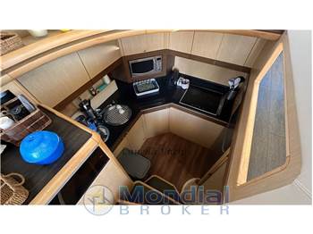Ferretti 550