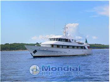 Camper & Nicholson 130