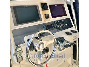 Robalo R 300