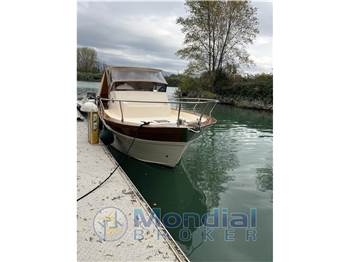 Cantieri Tirrenia Viveur 28 Cabin