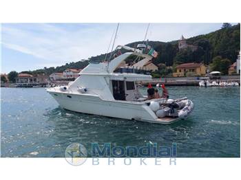 Tiara Yachts 360 Fly
