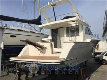Tiara Yachts 360 Fly