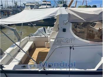 Azimut AZ 28