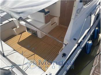Azimut AZ 28