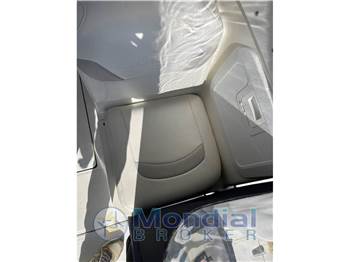 Boston Whaler 255 Conquest