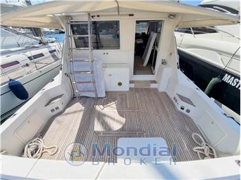 Riviera Marine 43 Flybridge