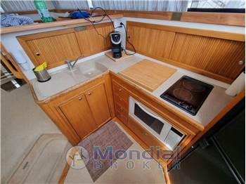 Riviera Marine 43 Flybridge
