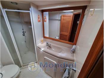 Riviera Marine 43 Flybridge
