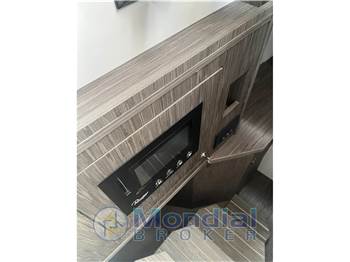 Ranieri International Cayman 33 Excutive