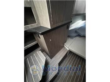 Ranieri International Cayman 38 Excutive