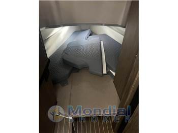 Ranieri International Cayman 38 Excutive