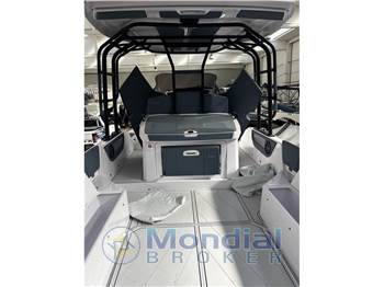 Ranieri International Cayman 38 Excutive