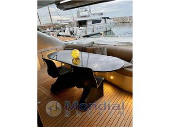 Pershing 76